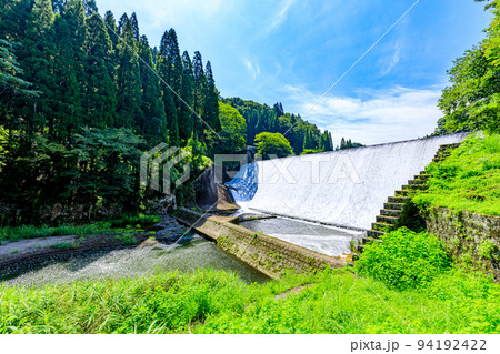 夏の白水溜池堰堤(白水ダム)大分県竹田市 夏の白水溜池堰堤(白水ダム)大分県竹田市 94192422