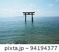 白髭神社の大鳥居 94194377