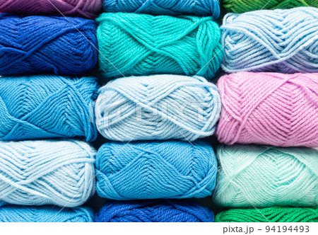 毛糸玉いろいろ　たくさん　アクリル100%の毛糸 94194493