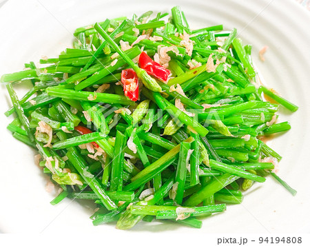 中国家庭料理・虾皮韮菜花(小エビと花ニラの中華炒め) 中国家庭料理・虾皮韮菜花(小エビと花ニラの中華炒め) 94194808
