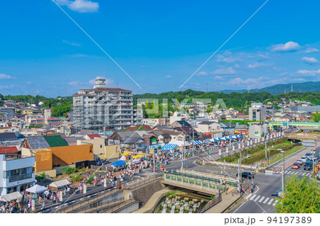 せともの祭、多くの人で賑わう瀬戸の街並み〈愛知県瀬戸市〉 94197389