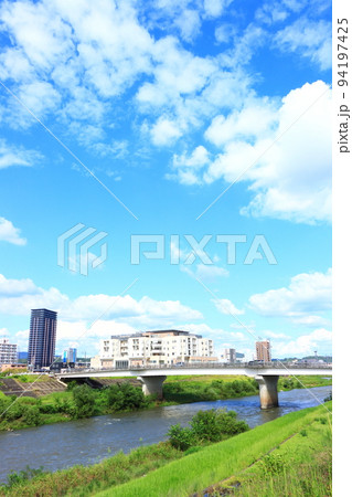 多治見市民病院と多治見駅前高層ビルの風景 多治見市民病院と多治見駅前高層ビルの風景 94197425