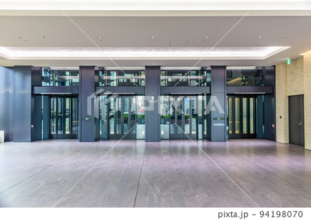 【イメージ素材】オフィスビルのエレベーターホール 【イメージ素材】オフィスビルのエレベーターホール 94198070