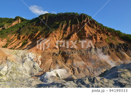 晴天の登別地獄谷 北海道 晴天の登別地獄谷 北海道 94199333