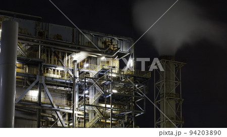 化学工場の工場夜景、ダイセル大竹工場 94203890