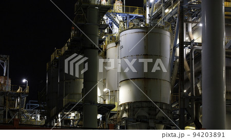 化学工場の工場夜景、ダイセル大竹工場 化学工場の工場夜景、ダイセル大竹工場 94203891