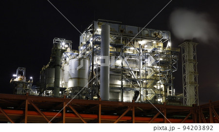 化学工場の工場夜景、ダイセル大竹工場 94203892