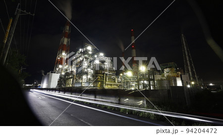 化学工場の工場夜景、三菱ケミカル広島事業所（旧三菱レイヨン大竹事業所） 94204472