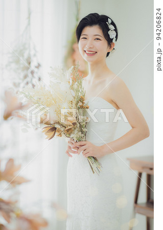花嫁 ショートヘア ウェディングドレス 花嫁 ショートヘア ウェディングドレス 94206824