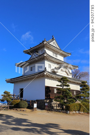 丸亀城の本丸 御三階櫓と庭園 94207785