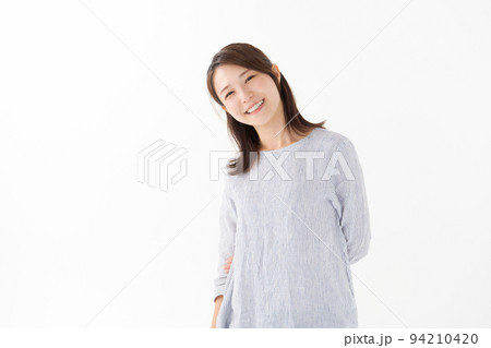 20代女性のポートレート 94210420