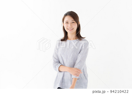 20代女性のポートレート 94210422