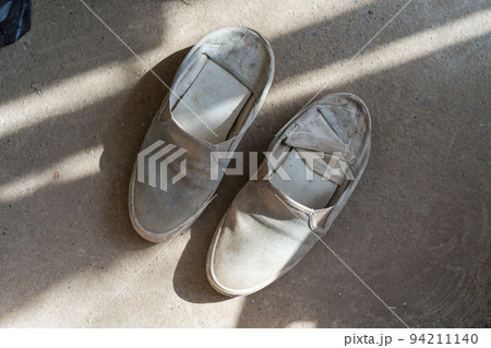 various various 94211140