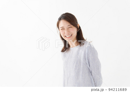 30代女性のポートレート 30代女性のポートレート 94211689