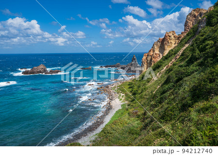 日本の渚百景 積丹出岬・タケノコ岩と積丹ブルーの絶景 日本の渚百景 積丹出岬・タケノコ岩と積丹ブルーの絶景 94212740