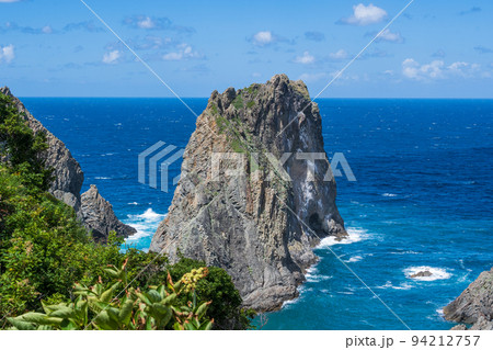 日本の渚百景 積丹岬・ 島武意海岸 堂々とした屏風岩と積丹ブルーの絶景 94212757