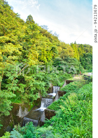 富山県富山市寺家地区を流れる急滝川の様子 富山県富山市寺家地区を流れる急滝川の様子 94213679