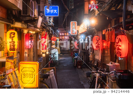 《東京都》三軒茶屋・ノスタルジックな飲み屋街 94214446