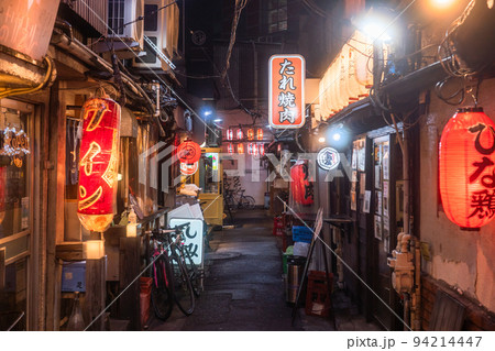 《東京都》三軒茶屋・ノスタルジックな飲み屋街 94214447