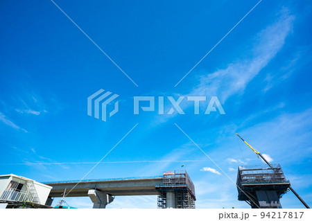 京都府城陽市の新名神高速道路の の建設現場 94217817