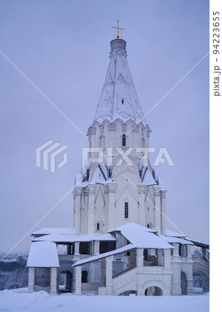 Winter view to Ascension Church after snowfall, Kolomenskoye, Moscow, Russia Winter view to Ascension Church after snowfall, Kolomenskoye, Moscow, Russia 94223655