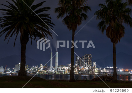 夕暮れの周南工場夜景夜の煌めき 94226699