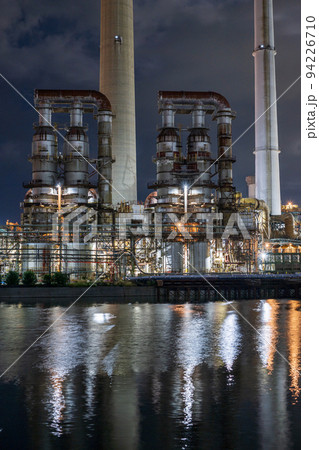 夕暮れの周南工場夜景夜の煌めき 94226710