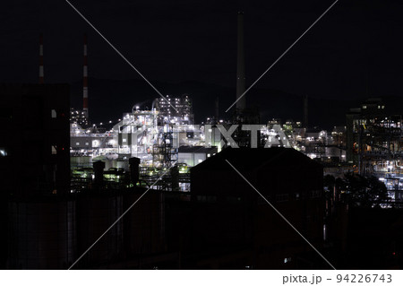 夕暮れの周南工場夜景夜の煌めき 94226743