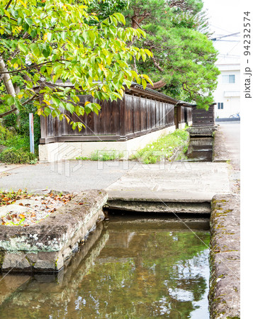 栃木県の城下町 喜連川の秋の景色 情緒豊かな御用堀 栃木県の城下町 喜連川の秋の景色 情緒豊かな御用堀 94232574