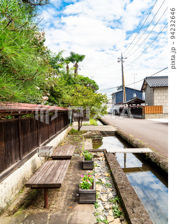 栃木県の城下町 喜連川の秋の景色 情緒豊かな御用堀 栃木県の城下町 喜連川の秋の景色 情緒豊かな御用堀 94232646