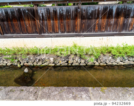 栃木県の城下町 喜連川の秋の景色 情緒豊かな御用堀 栃木県の城下町 喜連川の秋の景色 情緒豊かな御用堀 94232669