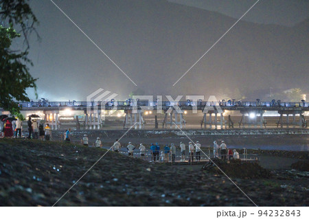 嵐山灯籠流しと五山の送り火 94232843