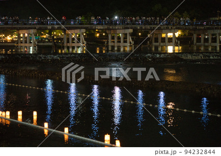 嵐山灯籠流しと五山の送り火 94232844