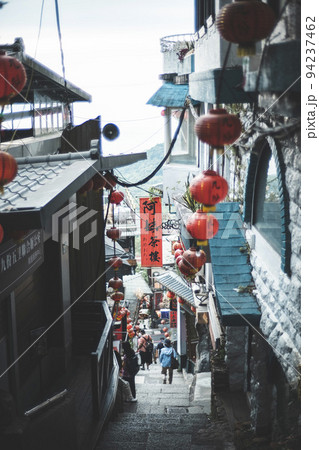 台湾の観光名所九份の景色 台湾の観光名所九份の景色 94237462
