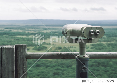展望台の望遠鏡 94239729