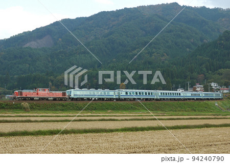 高山本線 久々野ー飛騨一ノ宮 JR東海 DD51-749+12系(名古屋) ユーロライナー 高山本線 久々野ー飛騨一ノ宮 JR東海 DD51-749+12系(名古屋) ユーロライナー 94240790