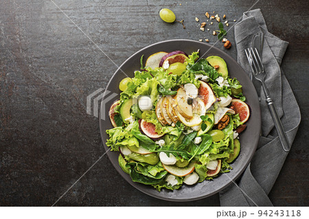 Salad fruits 94243118