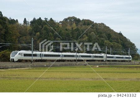 北陸本線　芦原温泉ー細呂木　JR西日本　683系　S08+T32編成（金沢）　しらさぎ 94243332