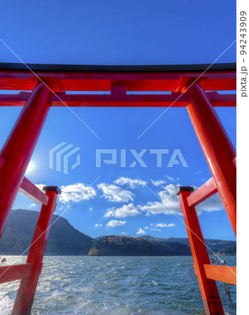 箱根神社 平和の鳥居・芦ノ湖 / Hakone Shrine, Japan 箱根神社 平和の鳥居・芦ノ湖 / Hakone Shrine, Japan 94243909