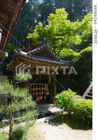長命寺　閼伽井堂　滋賀県近江八幡市 94249086