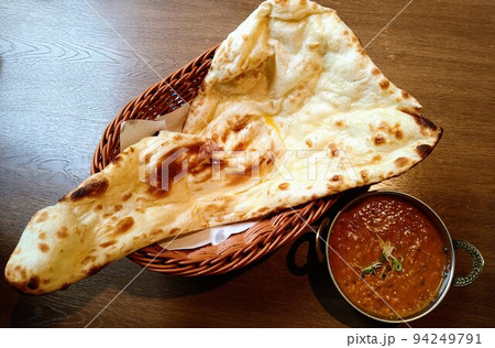 ダルカレーとナン ダルカレーとナン 94249791