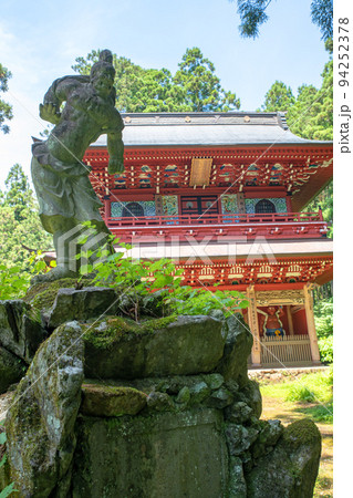 迦葉山弥勒寺 山門付近 立像 初夏の風景 迦葉山弥勒寺 山門付近 立像 初夏の風景 94252378