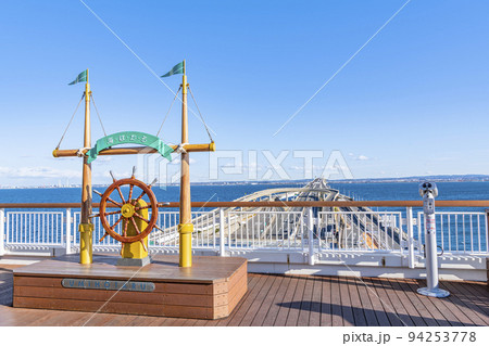 千葉県木更津市 快晴の東京湾アクアライン 海ほたるパーキングエリア 千葉県木更津市 快晴の東京湾アクアライン 海ほたるパーキングエリア 94253778