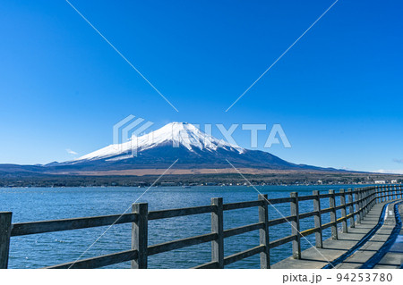 河口湖方面から見る日本の富士山 河口湖方面から見る日本の富士山 94253780
