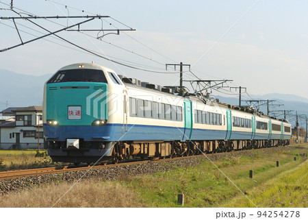 信越本線 脇野田ー南高田 JR東日本 485系 R22編成(新潟) 快速 信越本線 脇野田ー南高田 JR東日本 485系 R22編成(新潟) 快速 94254278