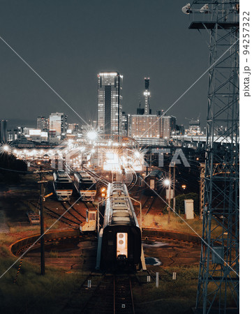 愛知　黄金跨線橋　転車台と夜景 94257322