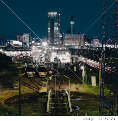 愛知　黄金跨線橋　転車台と夜景 94257323