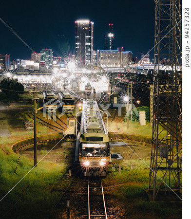 愛知　黄金跨線橋　転車台と夜景 94257328