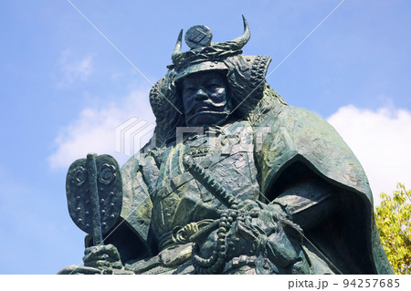 甲府駅前の武田信玄公像 甲府駅前の武田信玄公像 94257685