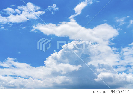 夏の爽やかな大空 夏の爽やかな大空 94258514